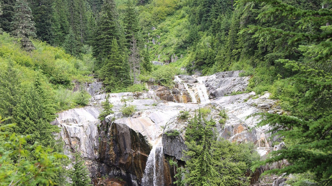 데니 크릭 등산하던 10대, 폭포 인근에서 미끄러져 실족사