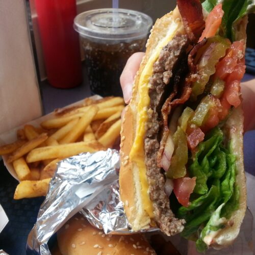 시애틀 명물로 지켜주고 싶은 버거 레드밀 버거 Red Mill Burgers