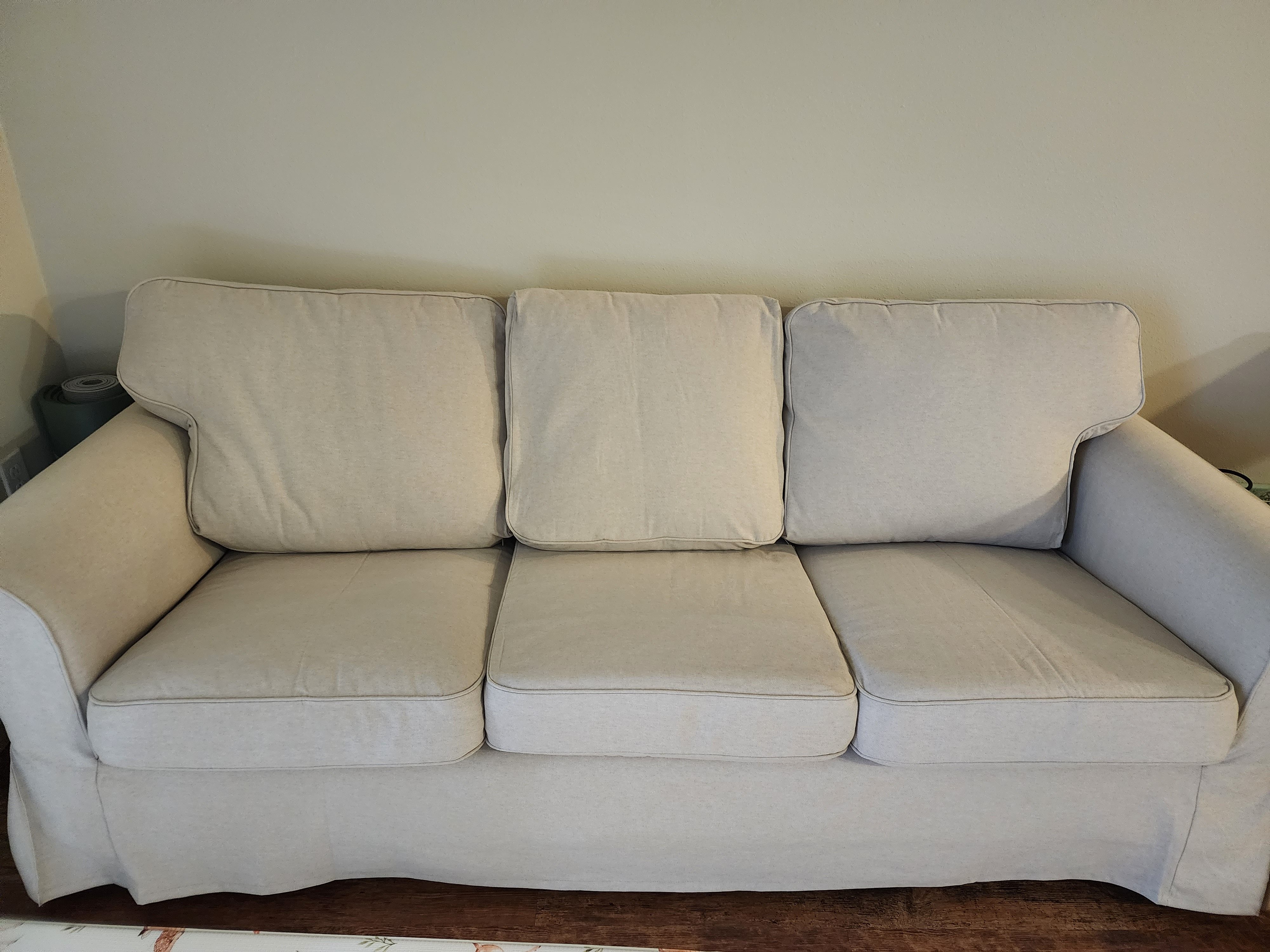 무빙세일 (Ikea Ektorp sofa, couch, Zinus queen bed frame) 시애틀 한인 커뮤니티