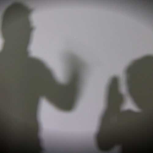 "죽여버리겠다" 아들에게 흉기 휘두른 50대