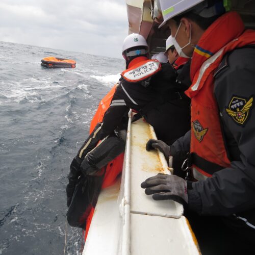 22명 탄 화물선 침몰