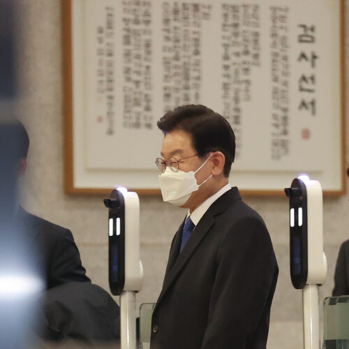 이재명 '대장동 의혹' 12시간반 검찰 조사, 혐의 전면 부인