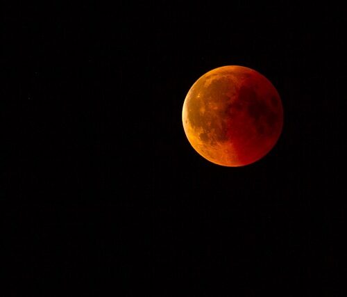 다음 주 화요일, 보름달이 붉은색으로 변한다!