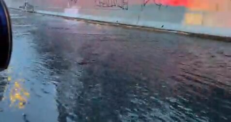 “아슬아슬하게 통과” 시애틀 다운타운 I-5에 폭우로 홍수 발생