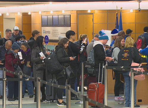 휴일 앞두고 시택 공항 여행객 몰려…팬데믹 이전 수준에 근접