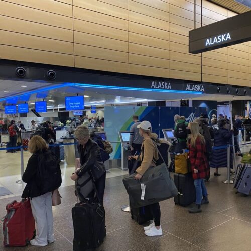 눈사태 가능성으로 시택 공항에서도 항공편 150편 취소