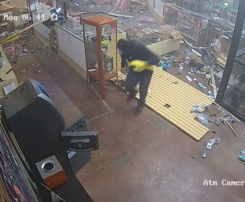 린우드 마리화나 가게에 트럭 돌진…ATM 강도 미수