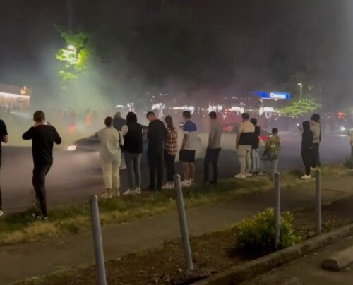 켄트 도로 심야 레이싱 중 5명 총 맞아…지켜보던 관중만 수백 명