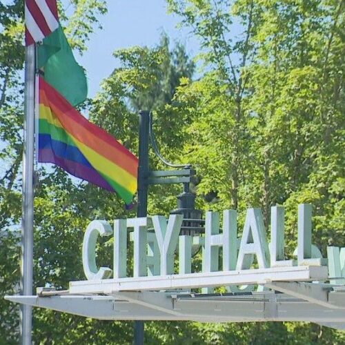 뉴캐슬 시의회, 주민 민원 폭주하자 프라이드 깃발 게양 결정 번복