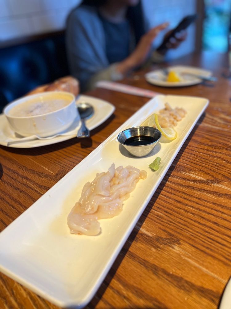 캐피톨 힐(멜로즈) 지점 Capitol Hill (Melrose) Geoduck Sashimi.jpg