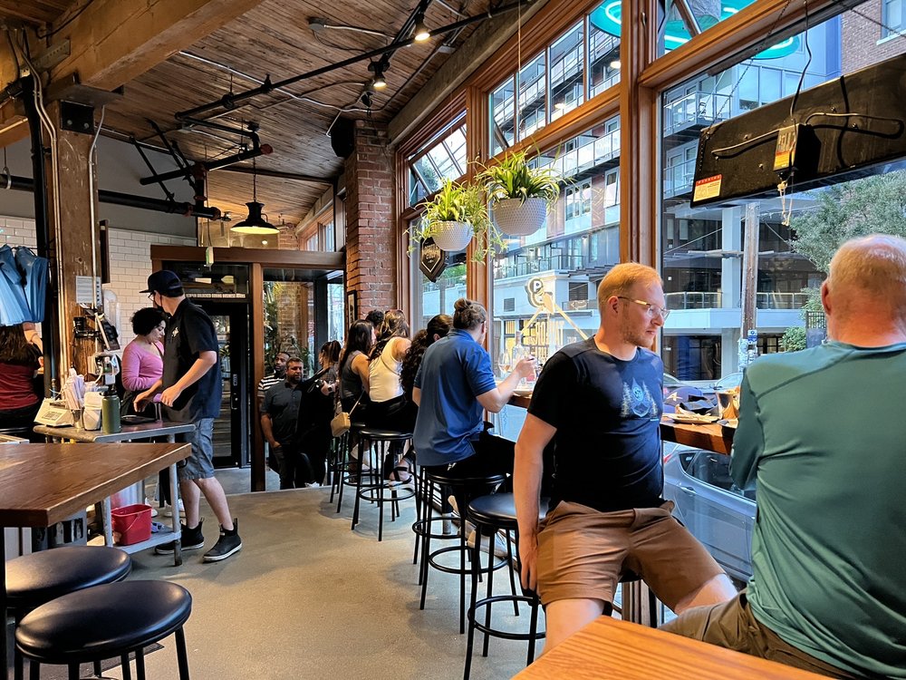 캐피톨 힐(멜로즈) 지점 Capitol Hill (Melrose).jpg