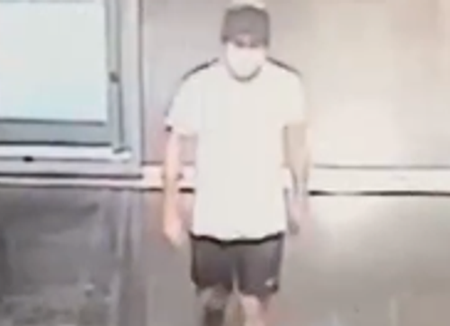 아시안 마켓서 미성년자 움켜쥐고 더듬은 ‘변태’ 출연...경찰, 공개수배 나서