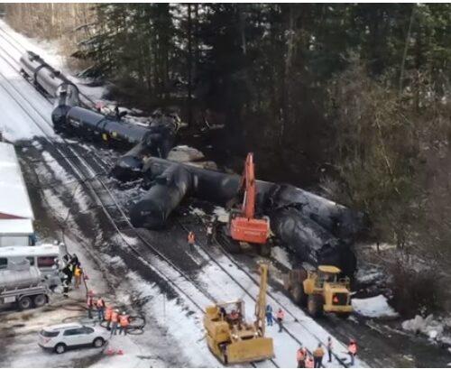 열차 탈선 사고로 기름 대량 유출, 시애틀 인근 지역 도로 전면 폐쇄