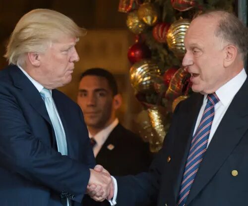 그린란드 사고 싶었던 트럼프, 에스티 로더 회장 영향받았다