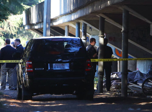 홈레스 캠프 근처에서 시애틀 경찰에 총 맞은 남성 사망해..