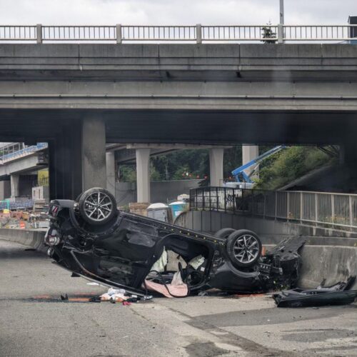 독립기념일 숄라인 I-5 음주 자량에 치여 굴러 떨어진 80대 탑승객 사망