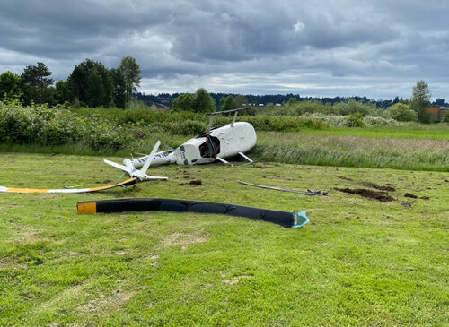 어번 헬리콥터 추락 사고에 탑승했던 두 명 모두 밖으로 걸어나와