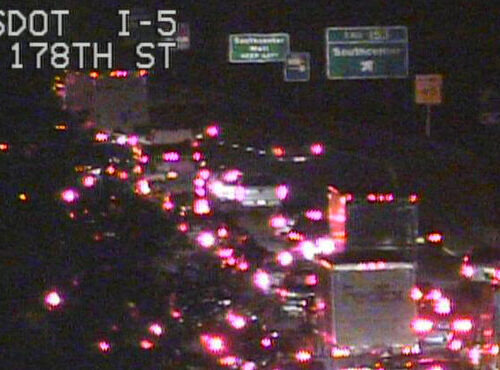 사우스 센터 근교에서 발생한 교통사고로 10마일 정도의 교통체증 발생해..