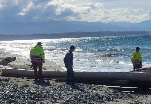세킴 해안가에 사람 몸통 떠밀려와…방문객들이 발견 후 신고