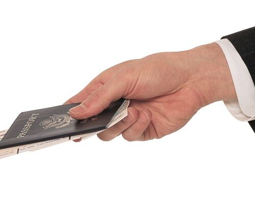 오는 2018년 1월 부터 새롭게 개선된 운전면허증(Enhanced driver’s license)으로만 국내 여행 가능해